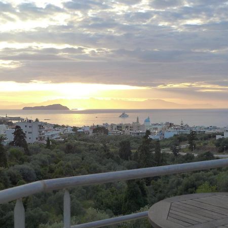 Wide-View & Quiet Apartment Chania 하니아 외부 사진